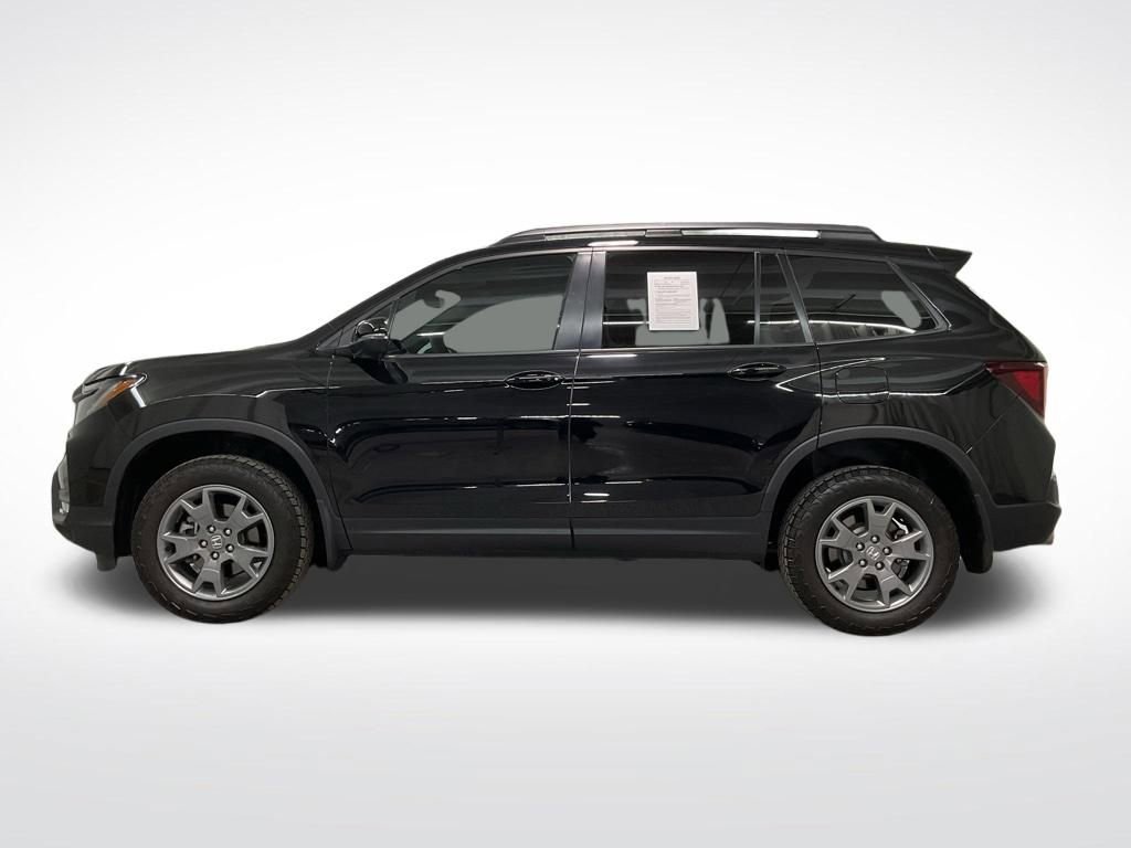 Used 2025 Honda Passport TrailSport image 28