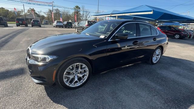 Used 2025 BMW 330i Sedan image 4