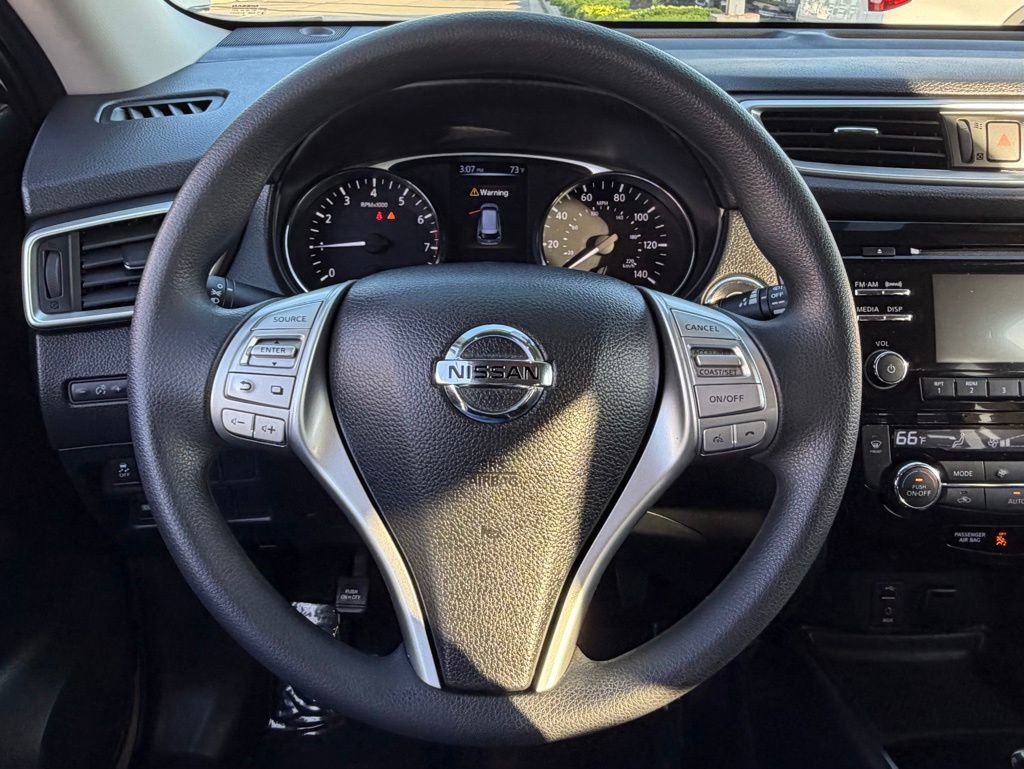 Used 2016 Nissan Rogue SV image 19