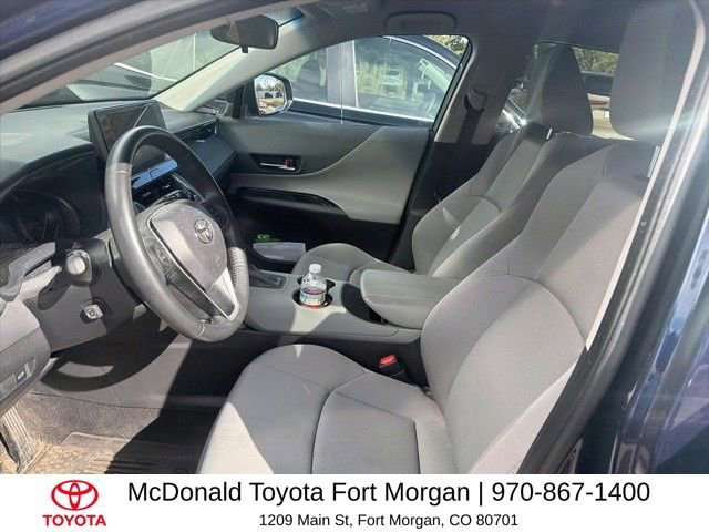 Used 2023 Toyota Venza LE image 5