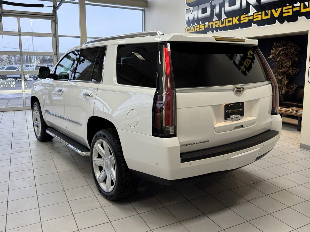 Used 2017 Cadillac Escalade Premium Luxury AWD/4WD image 60