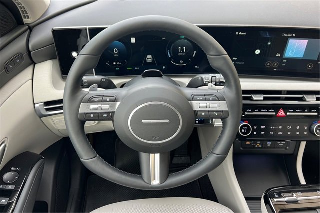 New 2025 Hyundai Tucson Limited image 14