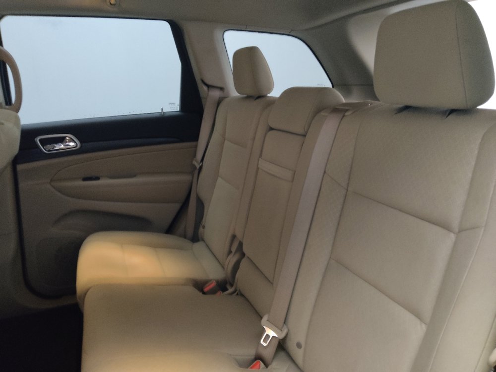 Used 2020 Jeep Grand Cherokee Laredo RWD image 18