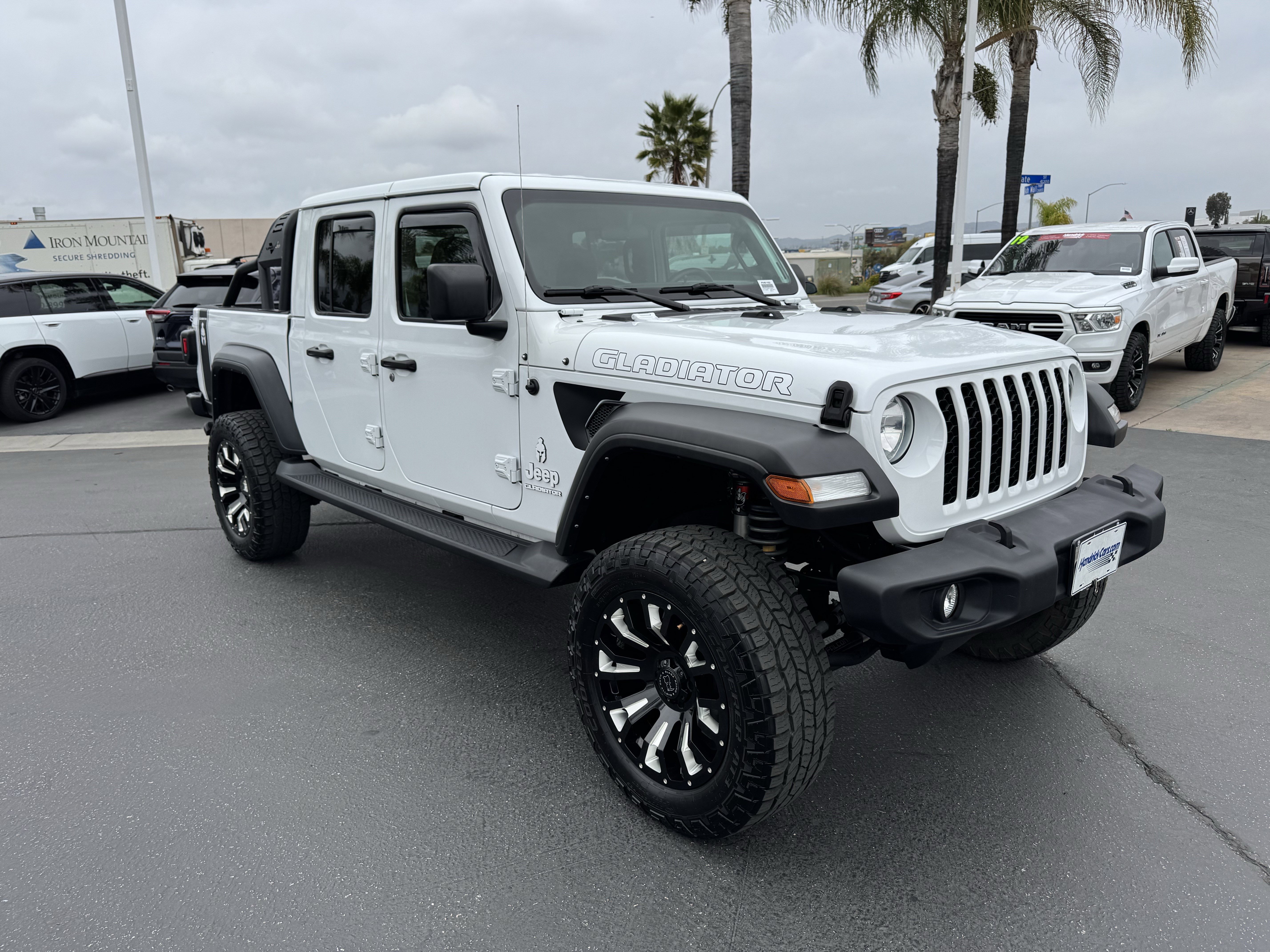 Used 2022 Jeep Gladiator Sport image 2