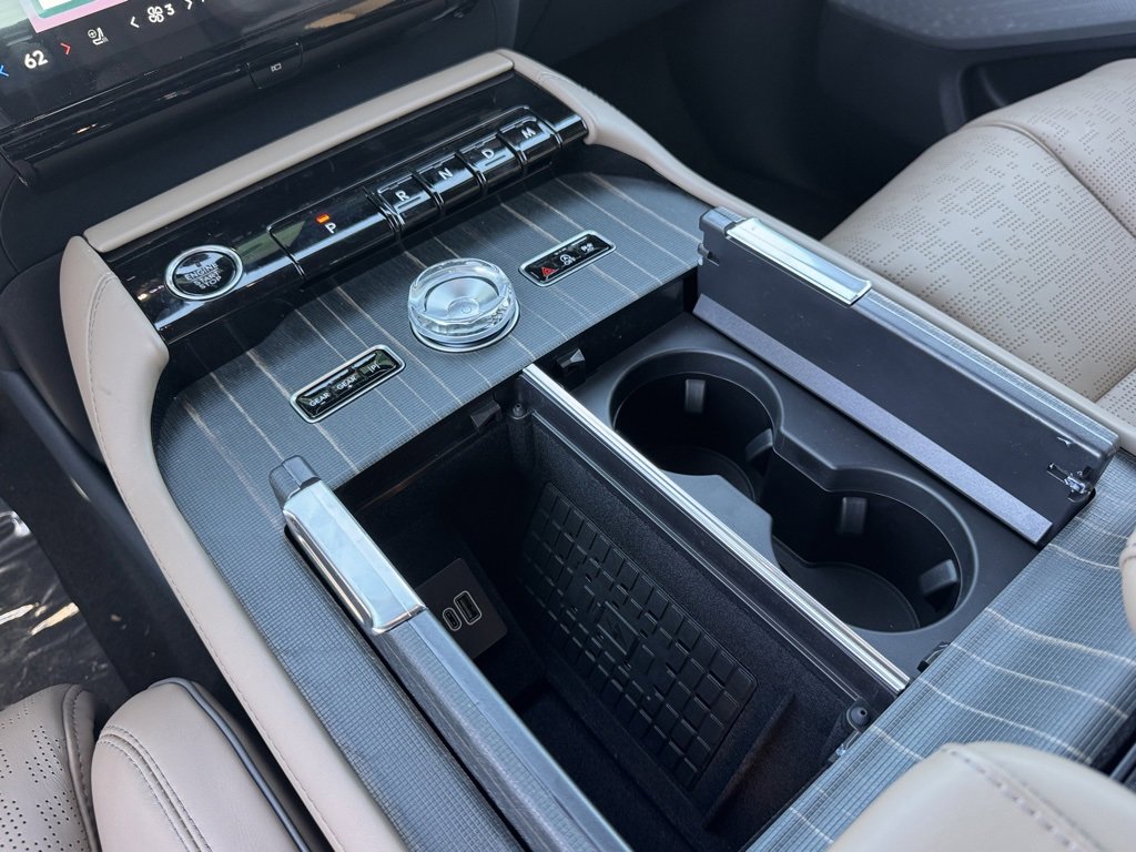 New 2025 Lincoln Navigator Black Label image 23
