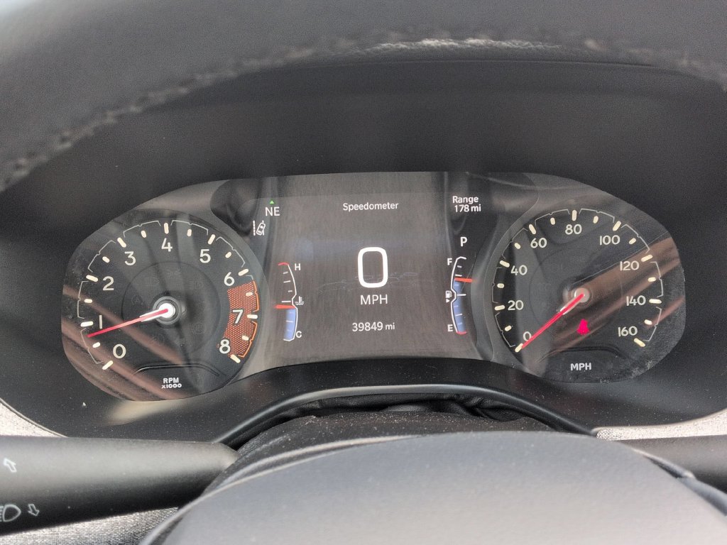Used 2025 Jeep Compass Latitude w/ Sun & Sound Group AWD/4WD image 16