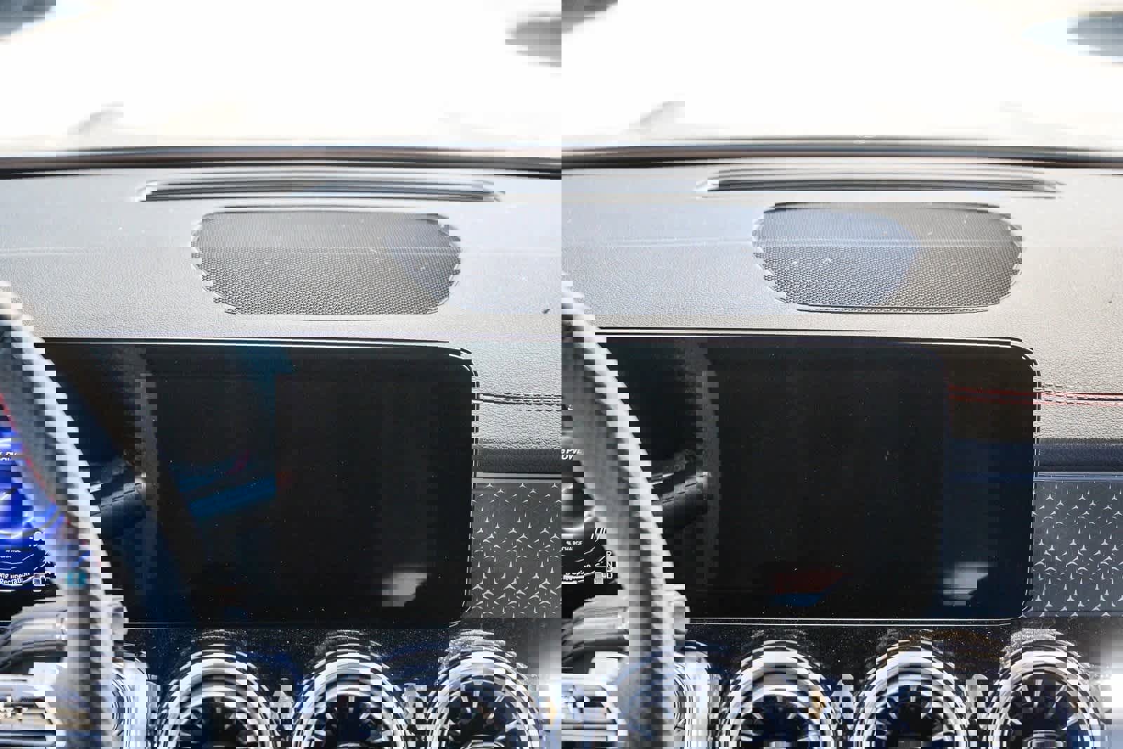 Used 2024 Mercedes-Benz EQB 300 4MATIC image 15