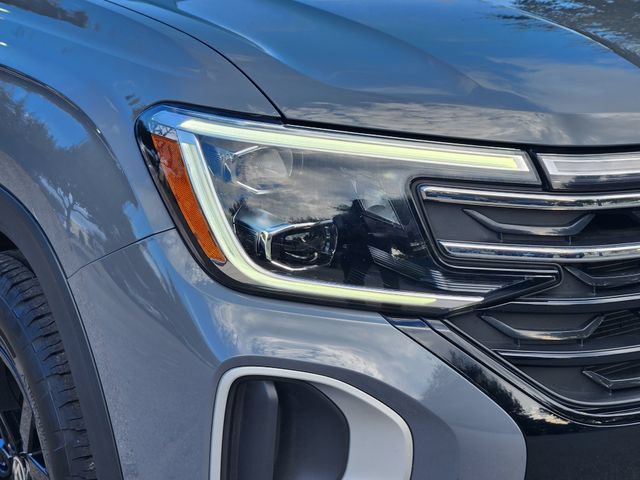 Used 2025 Volkswagen Atlas Peak Edition SE AWD/4WD image 10
