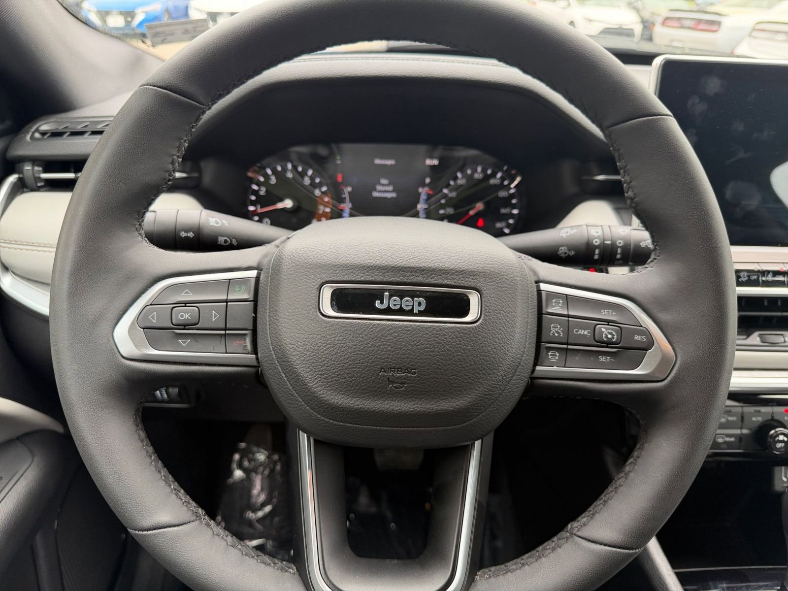 Used 2025 Jeep Compass Limited image 29