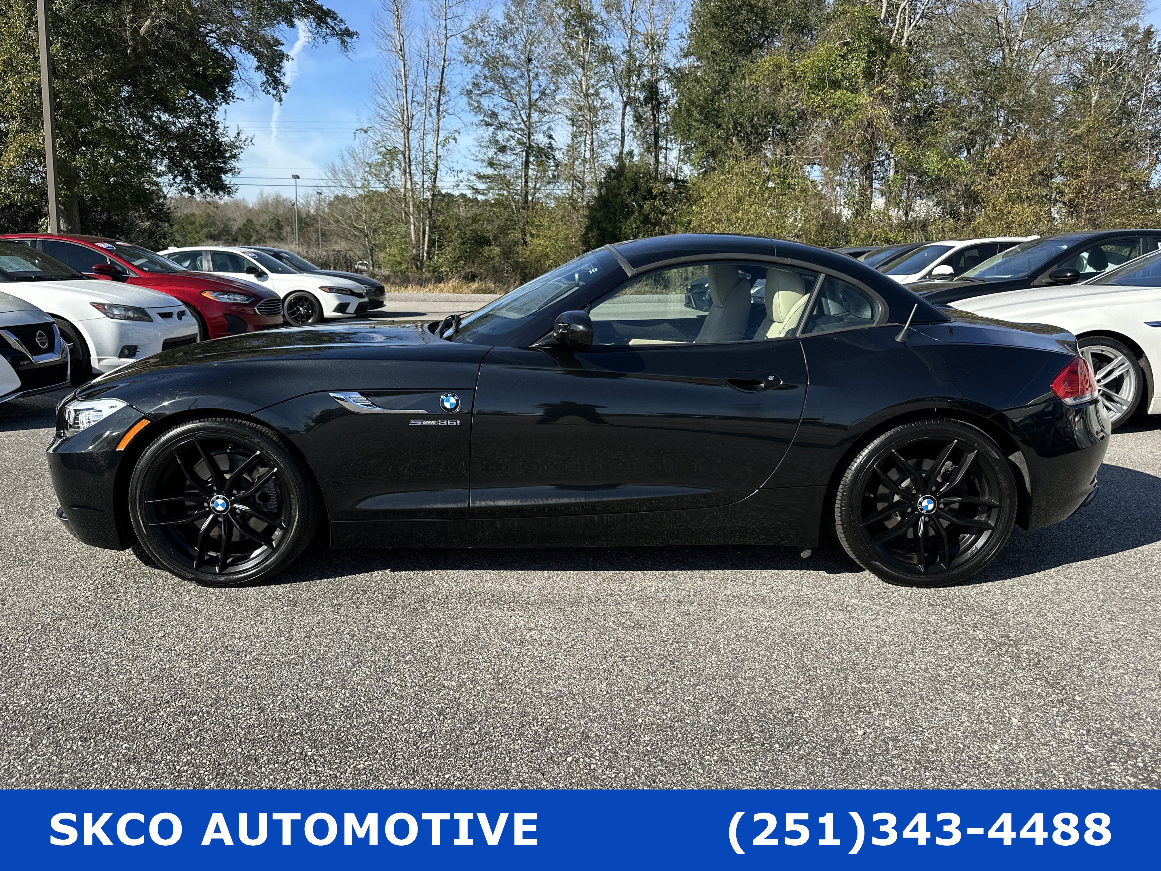 Used 2010 BMW Z4 sDrive35i image 2