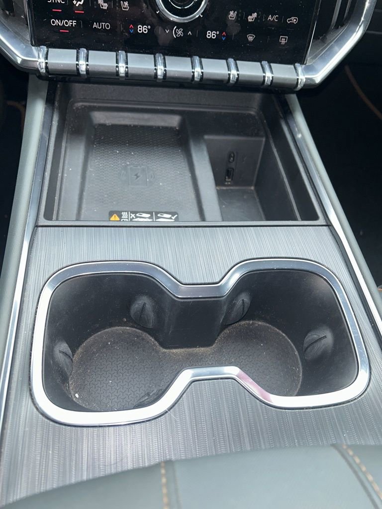 Used 2024 GMC Acadia AT4 w/ Luxury Package image 17