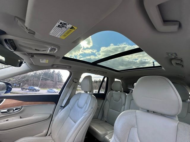 Used 2017 Volvo XC90 T6 Inscription w/ Vision Package image 13