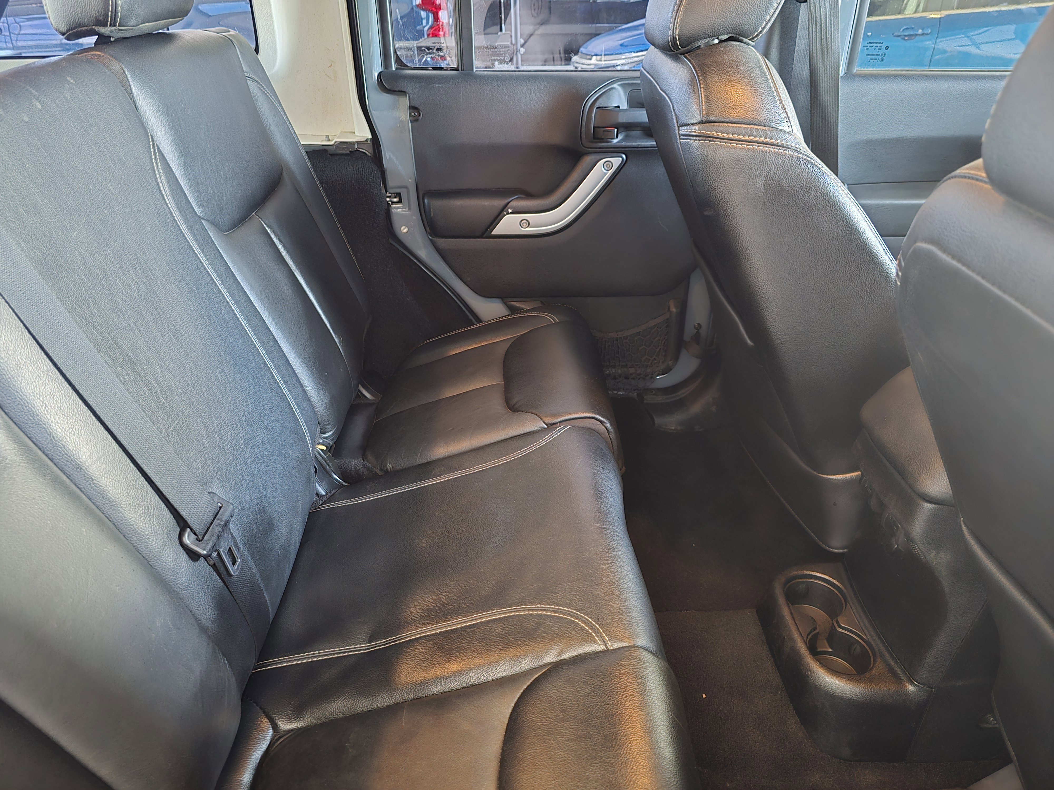 Used 2015 Jeep Wrangler Unlimited Rubicon w/ Dual Top Group image 25