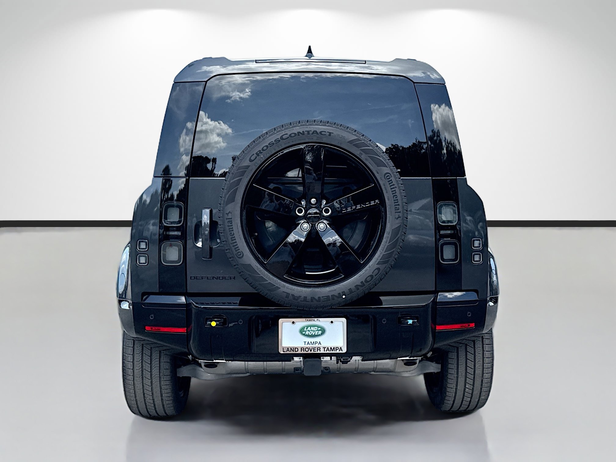 New 2026 Land Rover Defender 110 X-Dynamic SE AWD/4WD image 4