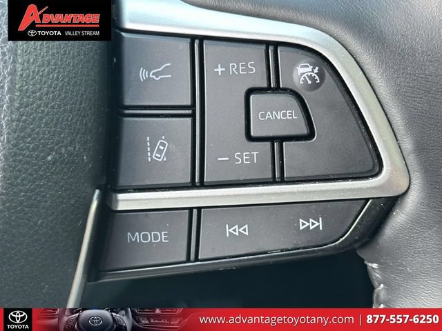 Used 2023 Toyota Highlander LE FWD image 27