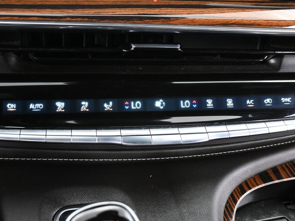 Used 2023 Cadillac Escalade Premium Luxury image 24