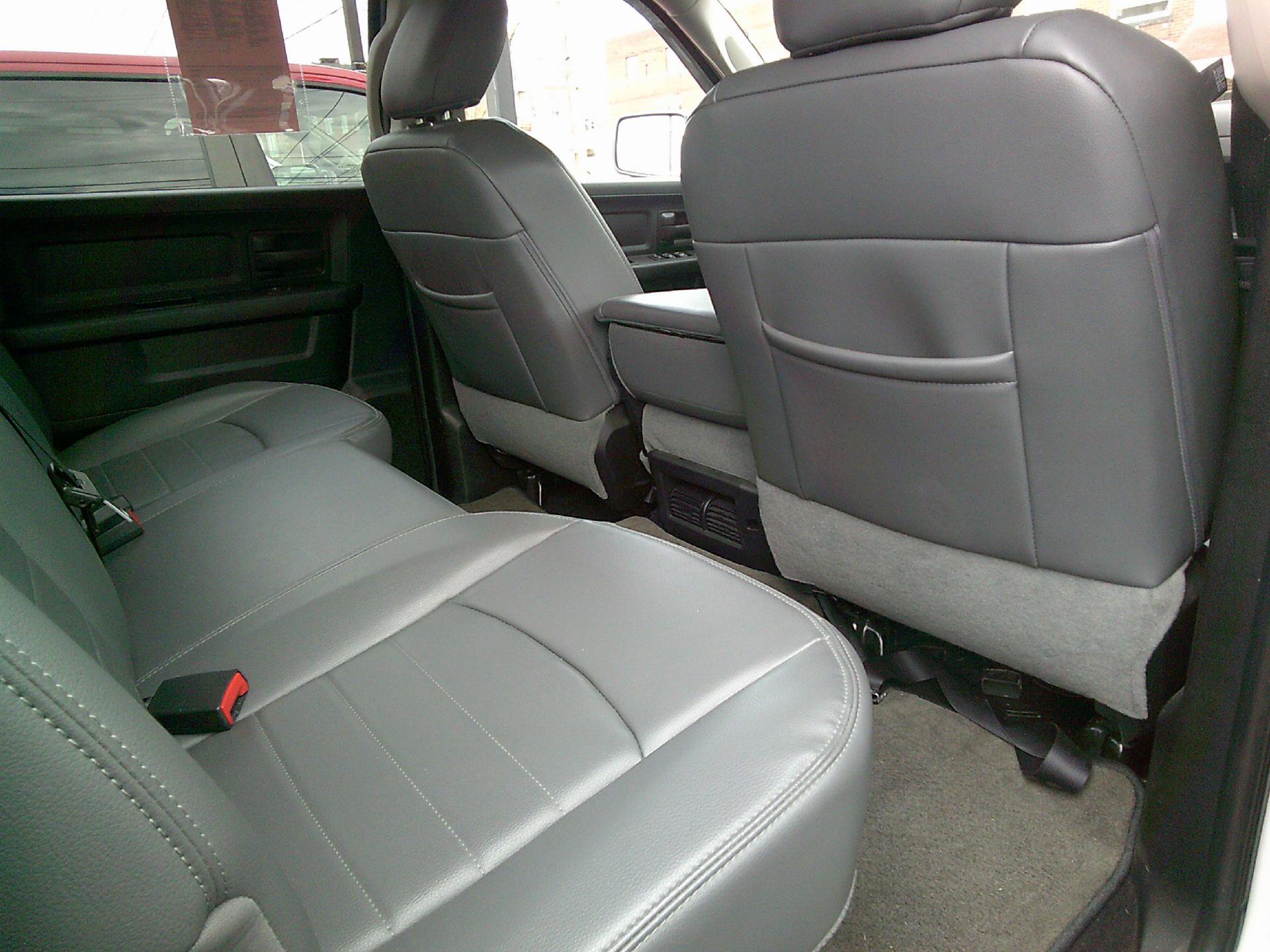 Used 2013 RAM 2500 Tradesman w/ Chrome Appearance Group image 10