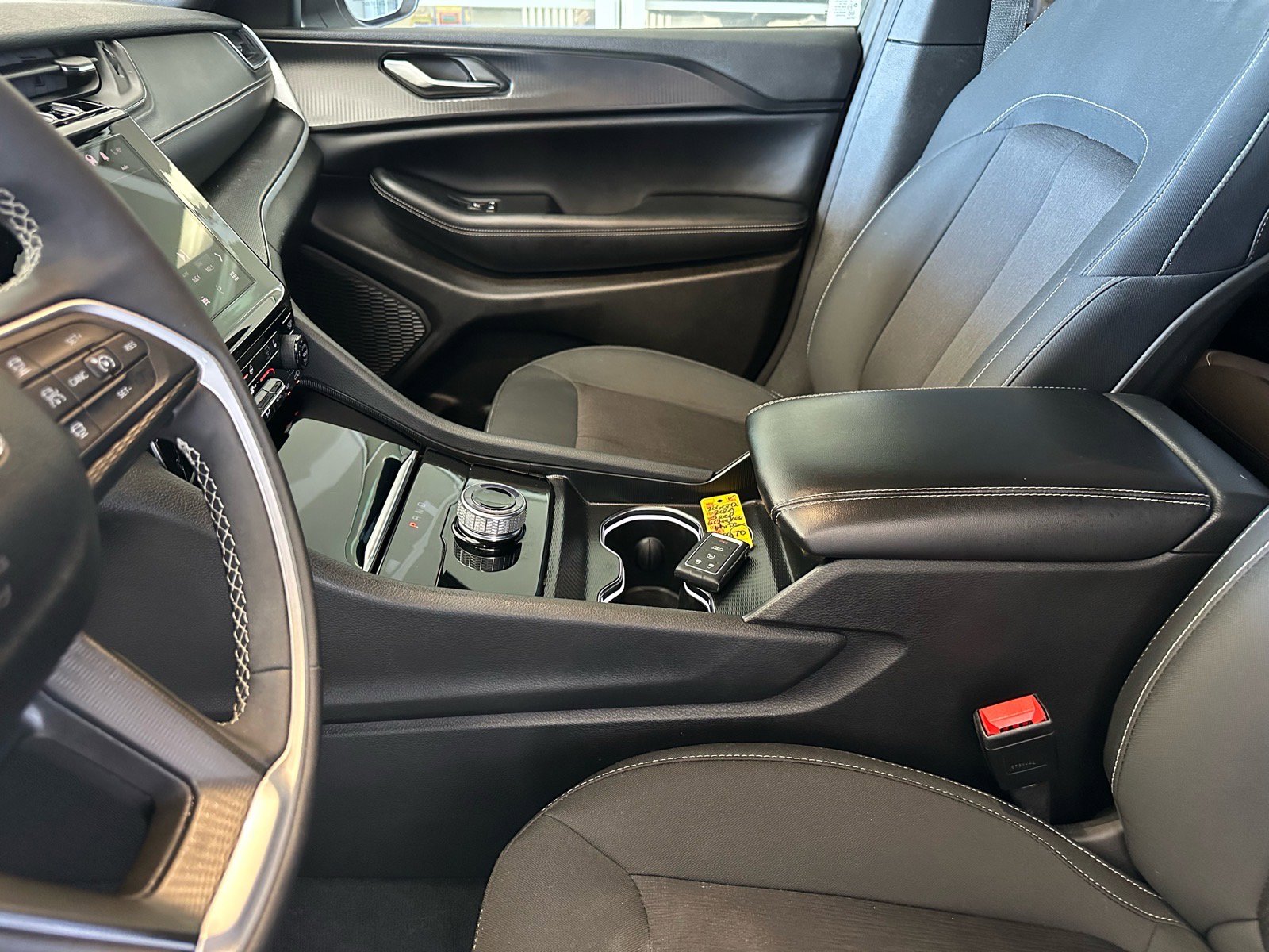 Used 2024 Jeep Grand Cherokee L Laredo w/ Luxury Tech Group I image 21