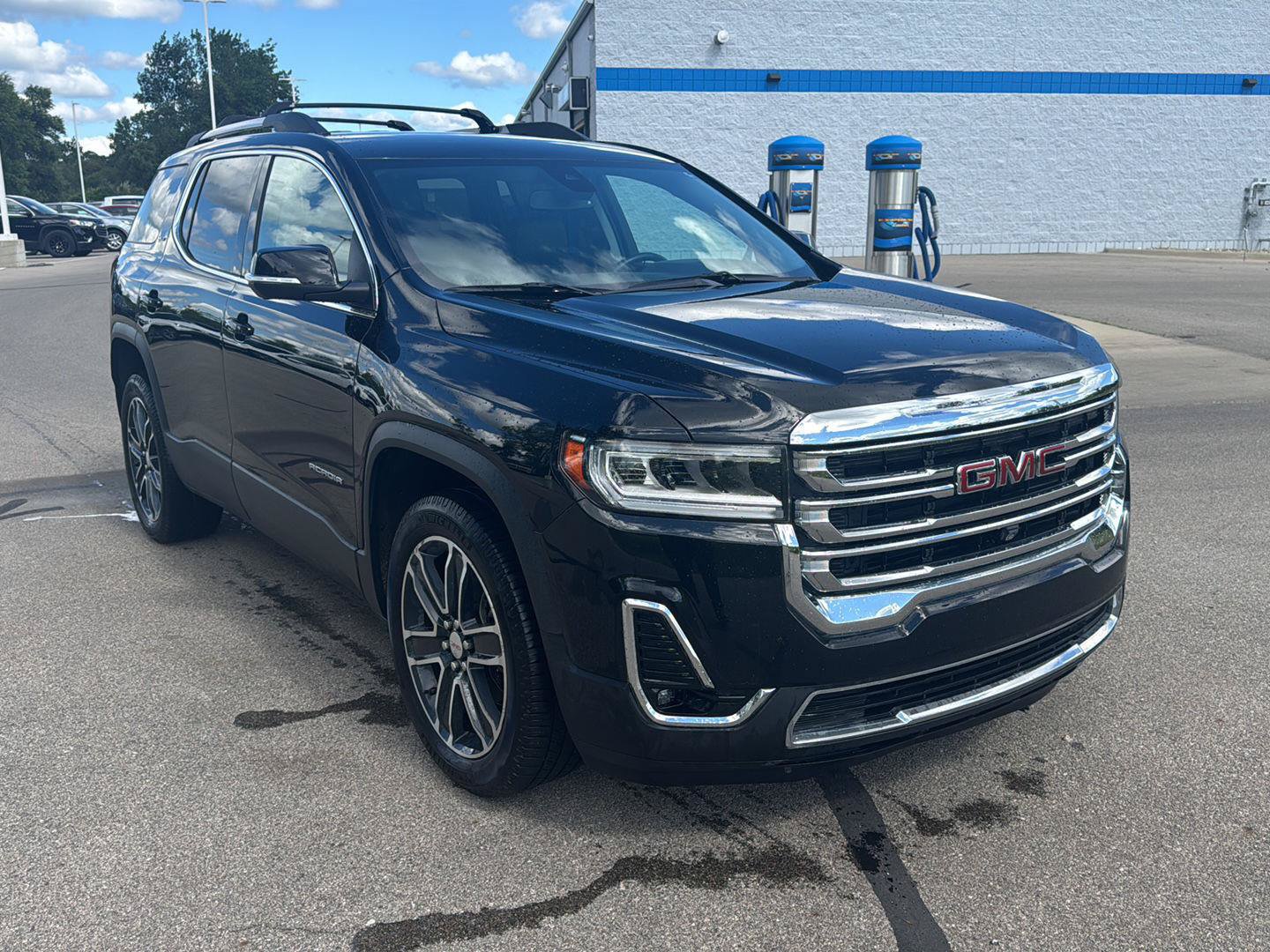 Used 2023 GMC Acadia SLT w/ Technology Package AWD/4WD image 7
