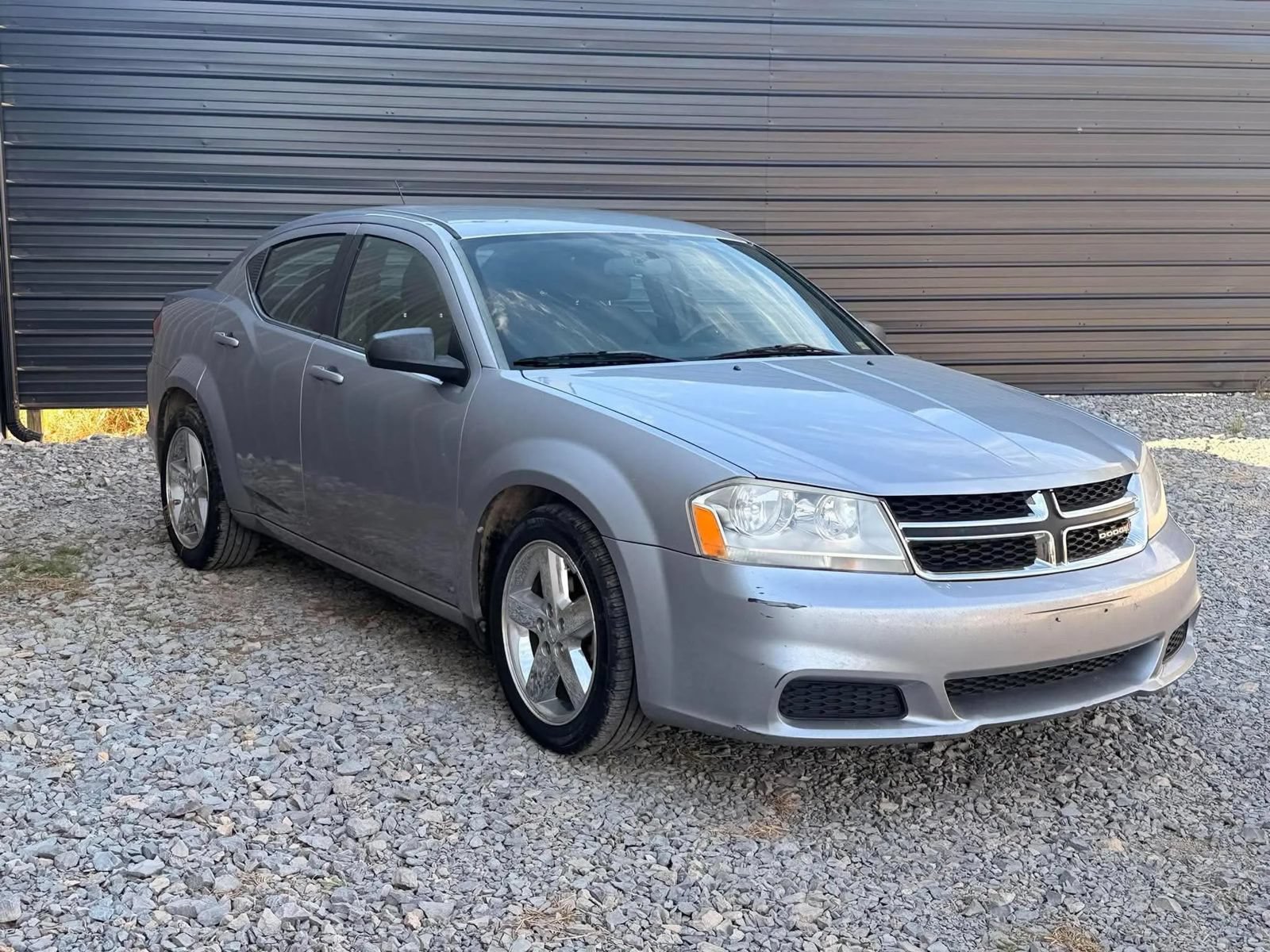 Used 2013 Dodge Avenger SE FWD image 3