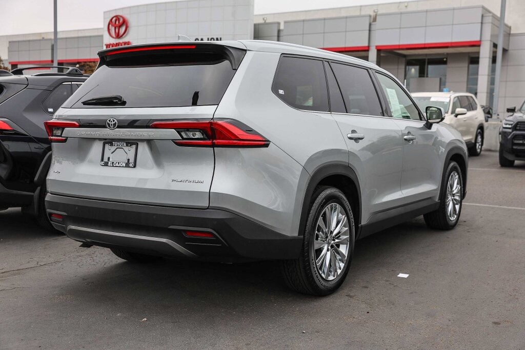 Certified 2024 Toyota Grand Highlander AWD image 27