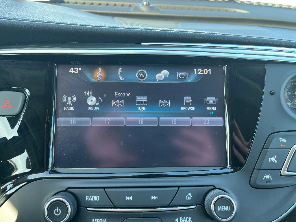 Used 2020 Buick Envision Premium w/ Driver Confidence Package image 31