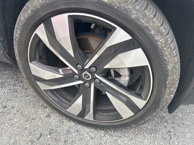 Used 2024 Volvo XC40 B5 Plus w/ Climate Package AWD/4WD image 8
