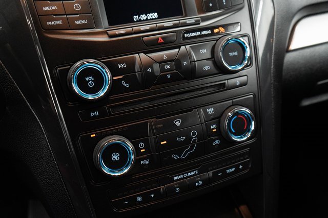 Used 2017 Ford Explorer XLT image 25