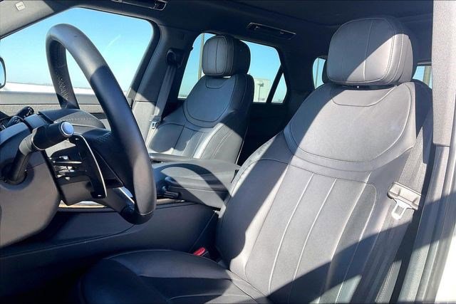 Used 2025 Land Rover Range Rover Sport SE image 9