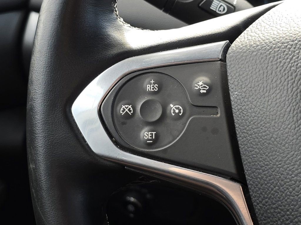 Used 2023 Chevrolet Traverse LT w/ Midnight/Sport Edition image 25