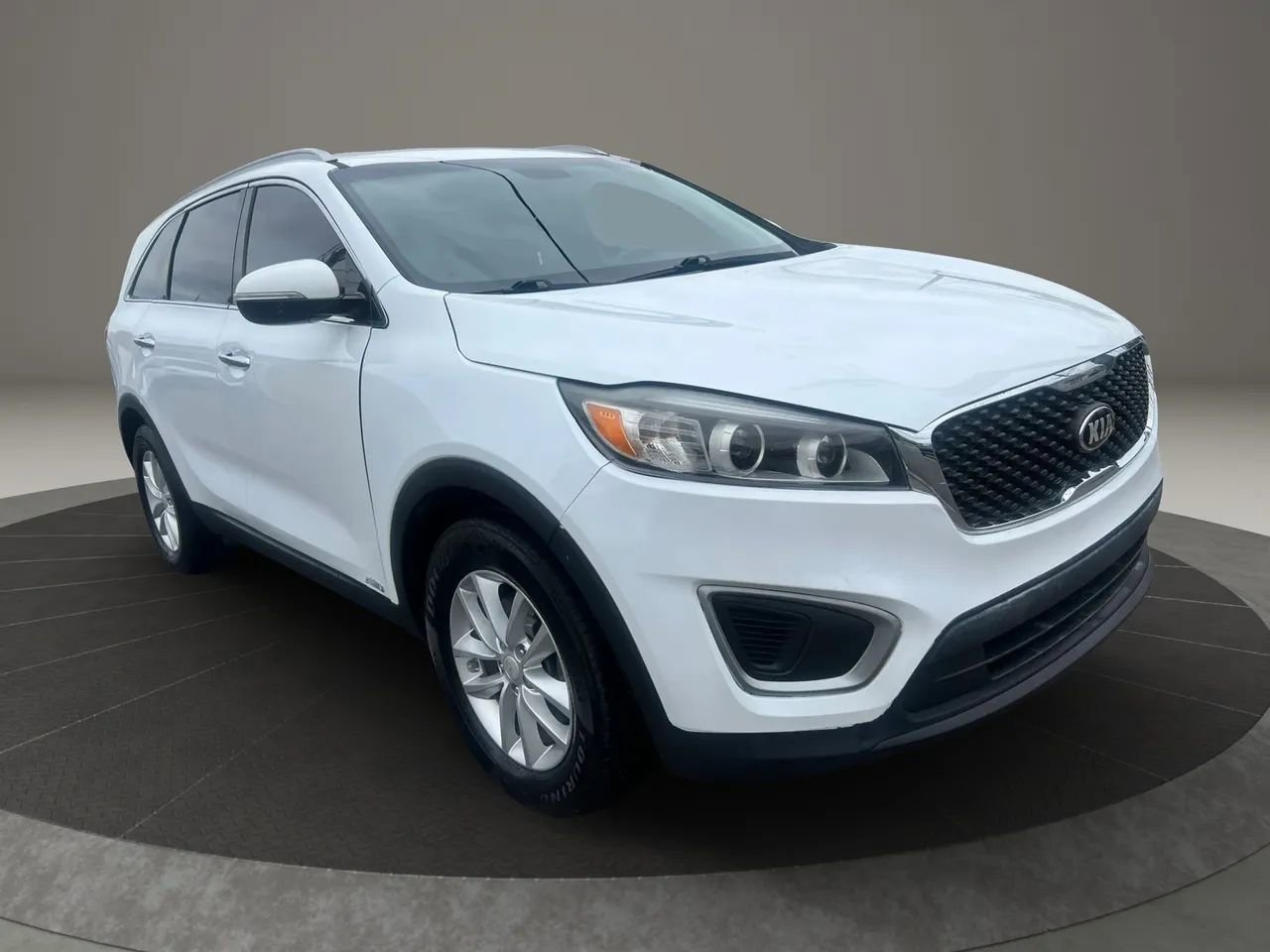 Used 2018 Kia Sorento LX image 3