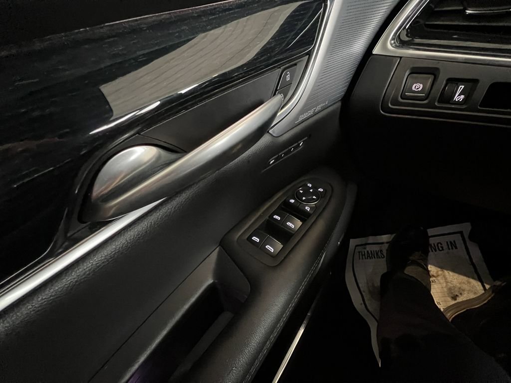 Certified 2025 Cadillac XT5 Premium Luxury image 22
