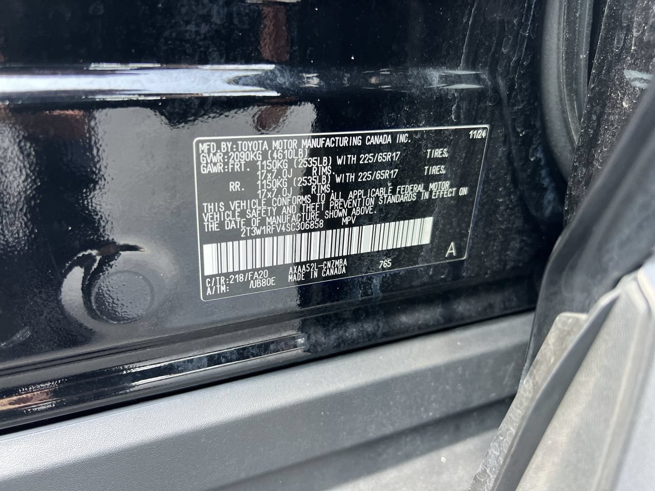 Used 2025 Toyota RAV4 XLE FWD image 36