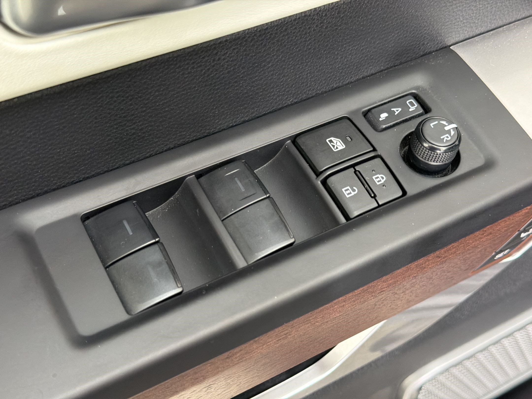 Used 2023 Toyota Sequoia Capstone AWD/4WD image 13