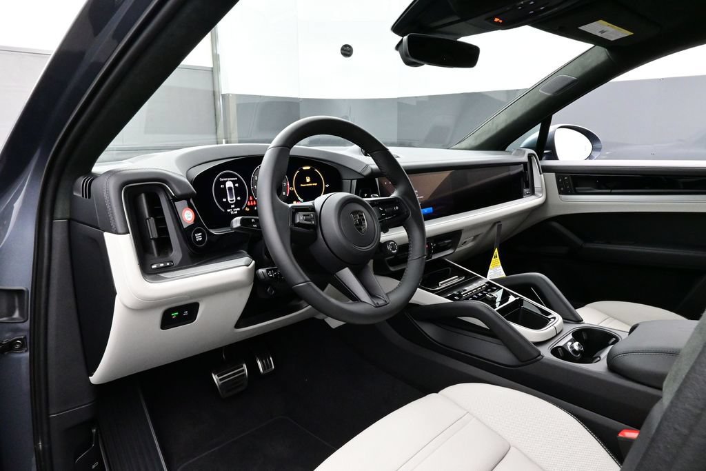New 2026 Porsche Cayenne Turbo AWD/4WD image 4