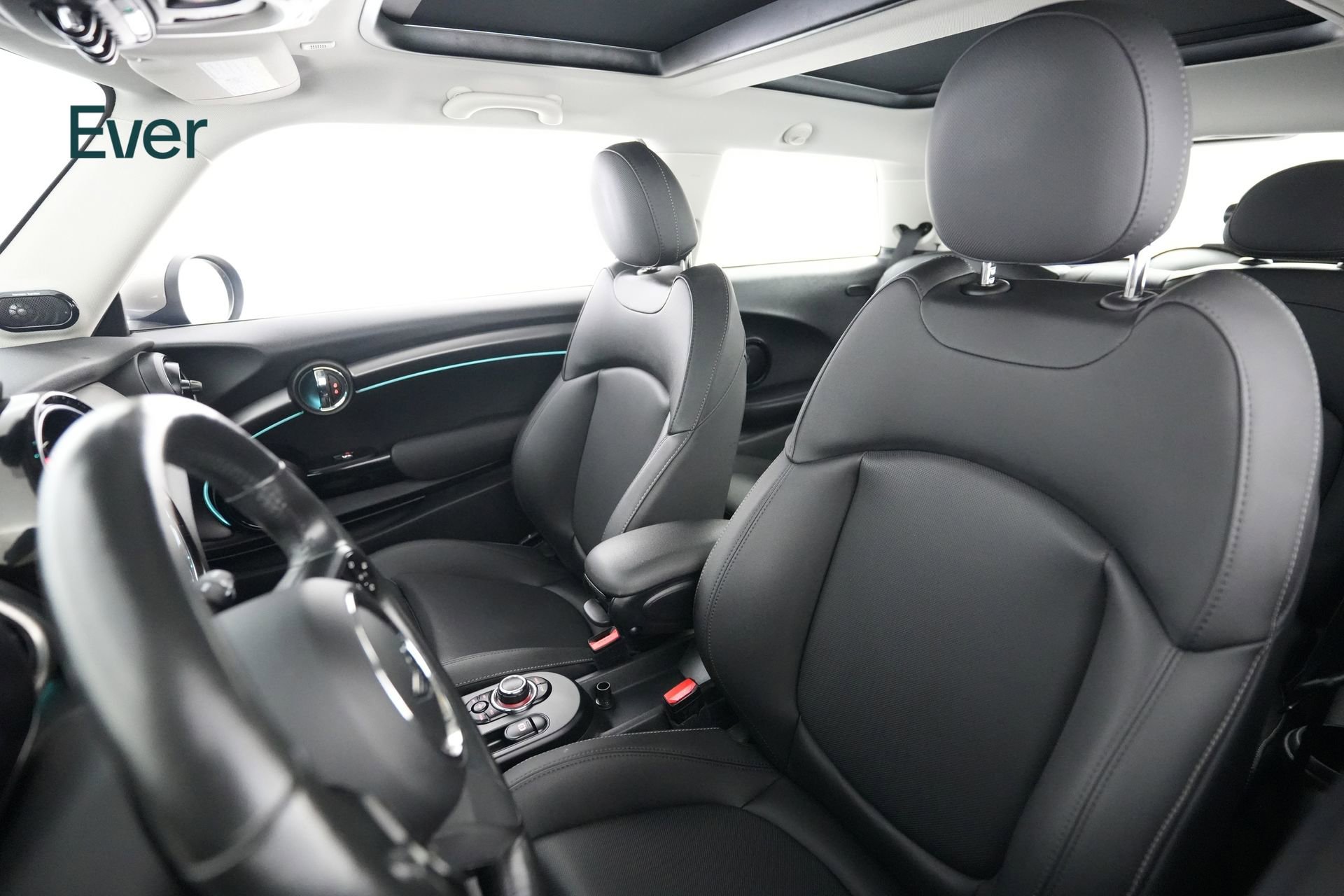 Used 2024 MINI Cooper SE image 4