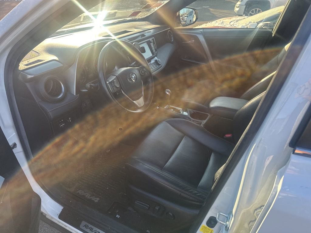 Used 2016 Toyota RAV4 SE image 23