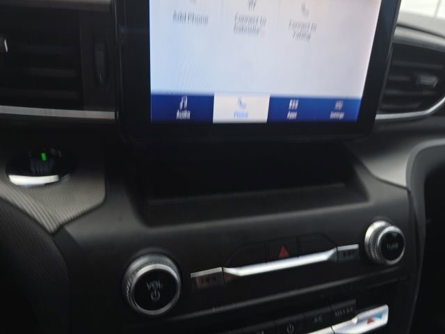 Used 2020 Ford Explorer XLT w/ Equipment Group 202A image 13