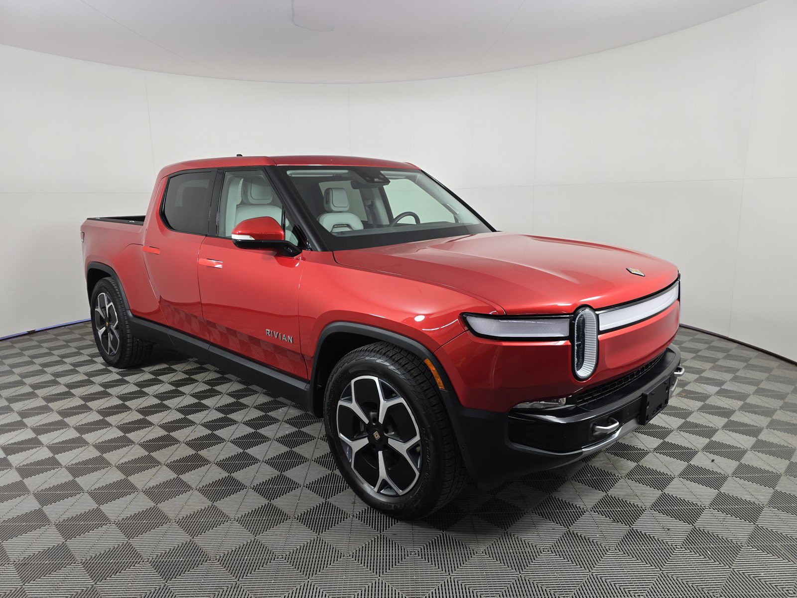Used 2024 Rivian R1T Adventure AWD/4WD image 7