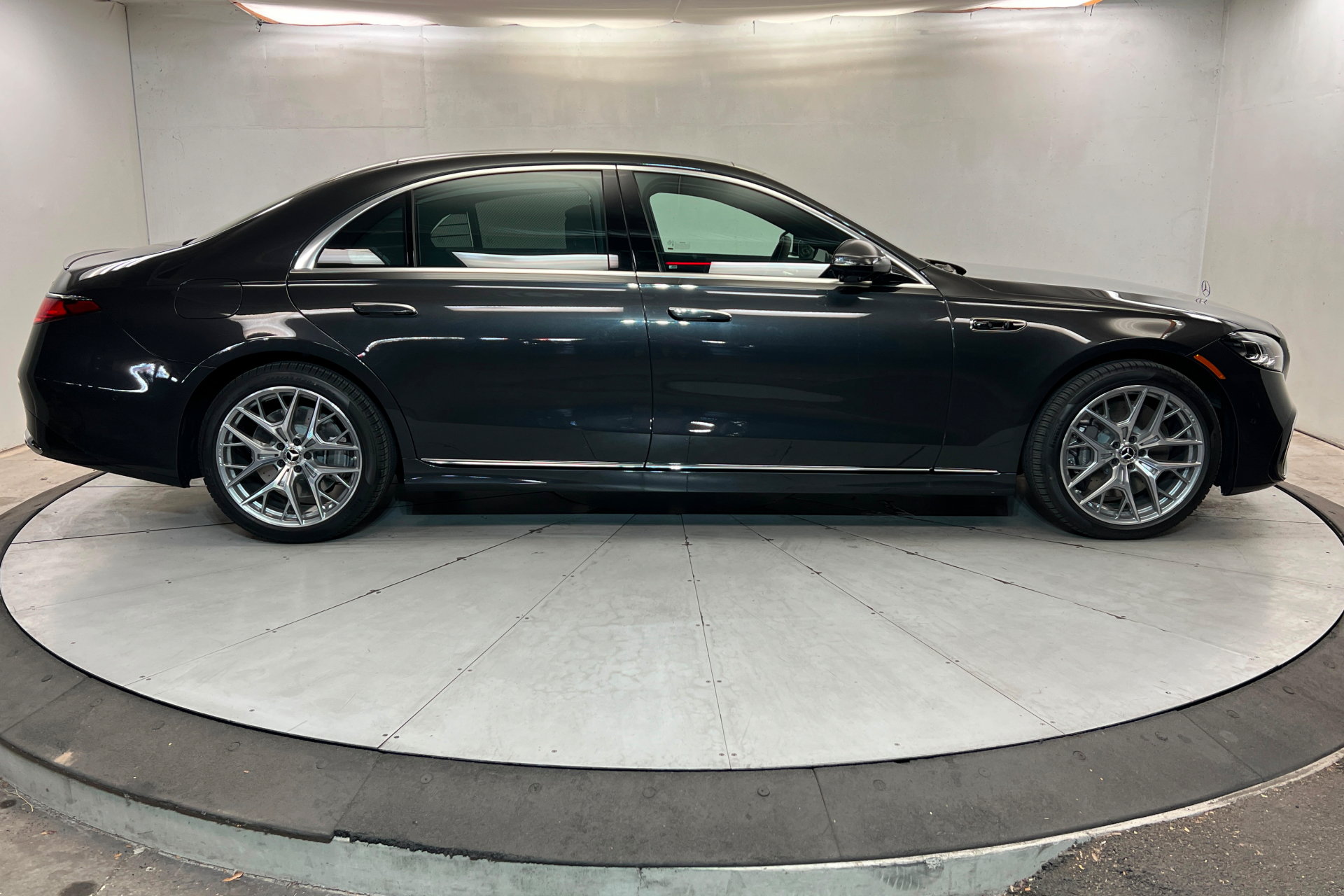 New 2027 Mercedes-Benz S 580 4MATIC Sedan image 6