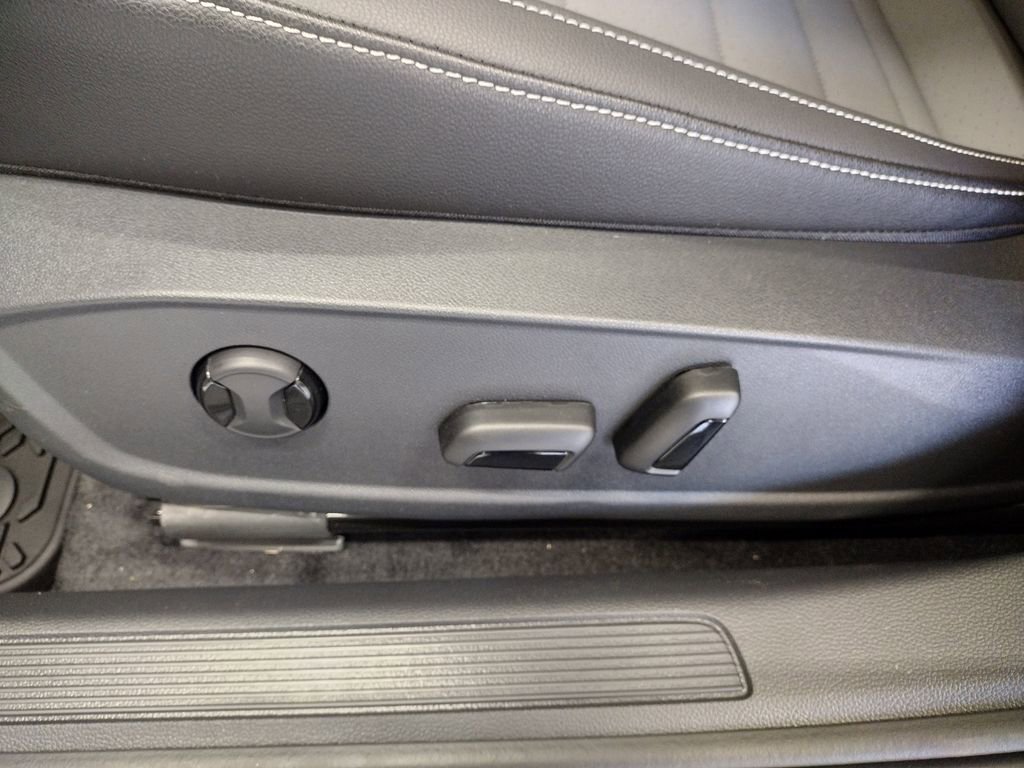 New 2026 Volkswagen Jetta SE image 18