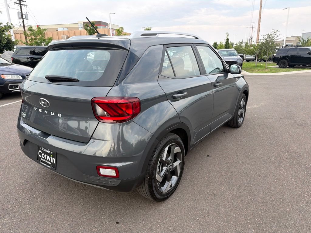 Used 2025 Hyundai Venue SEL FWD image 7