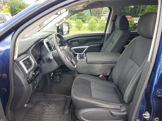 Used 2017 Nissan Titan SV AWD/4WD image 12