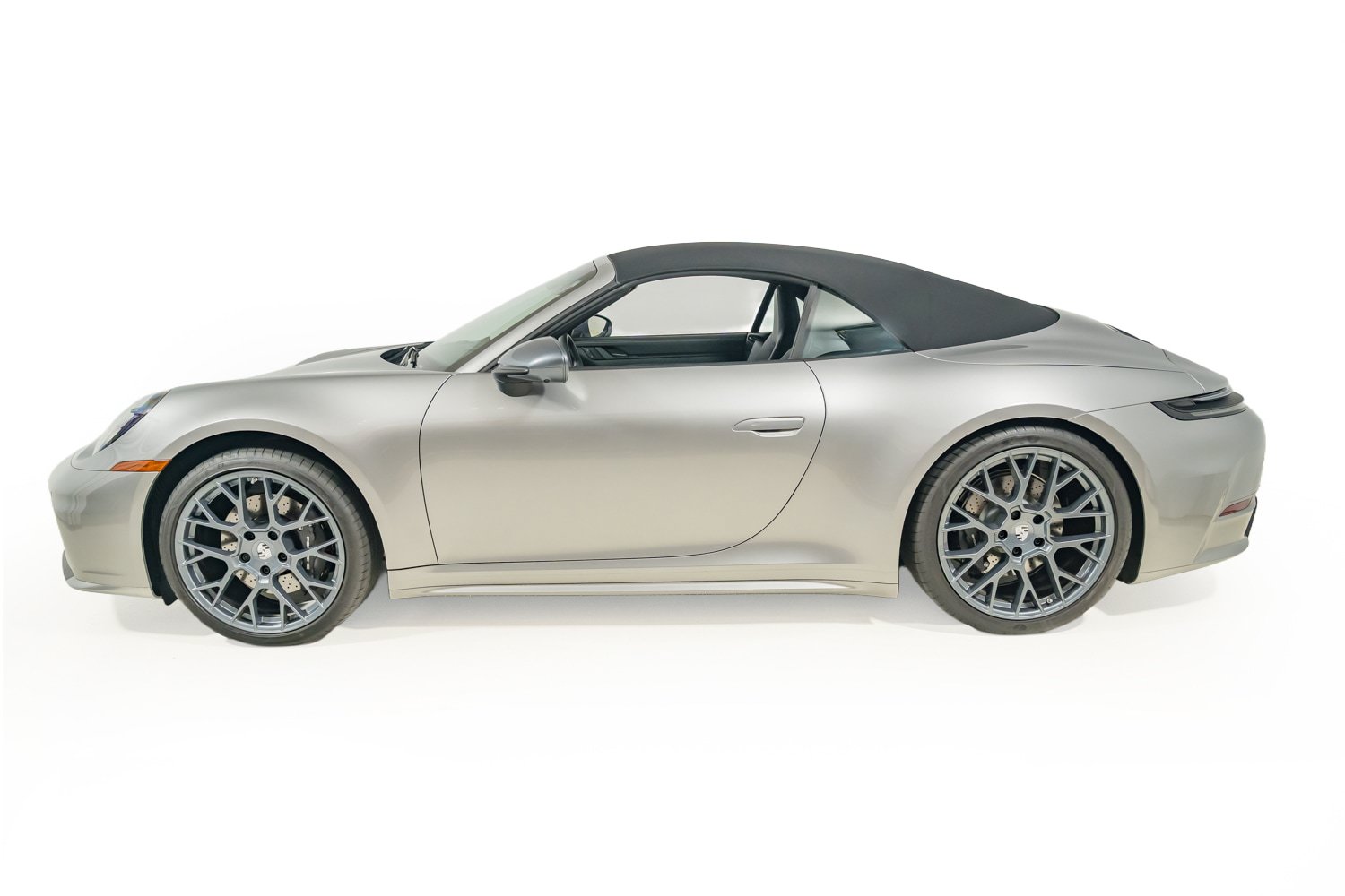 Used 2026 Porsche 911 Carrera T w/ Sportdesign Package RWD image 3