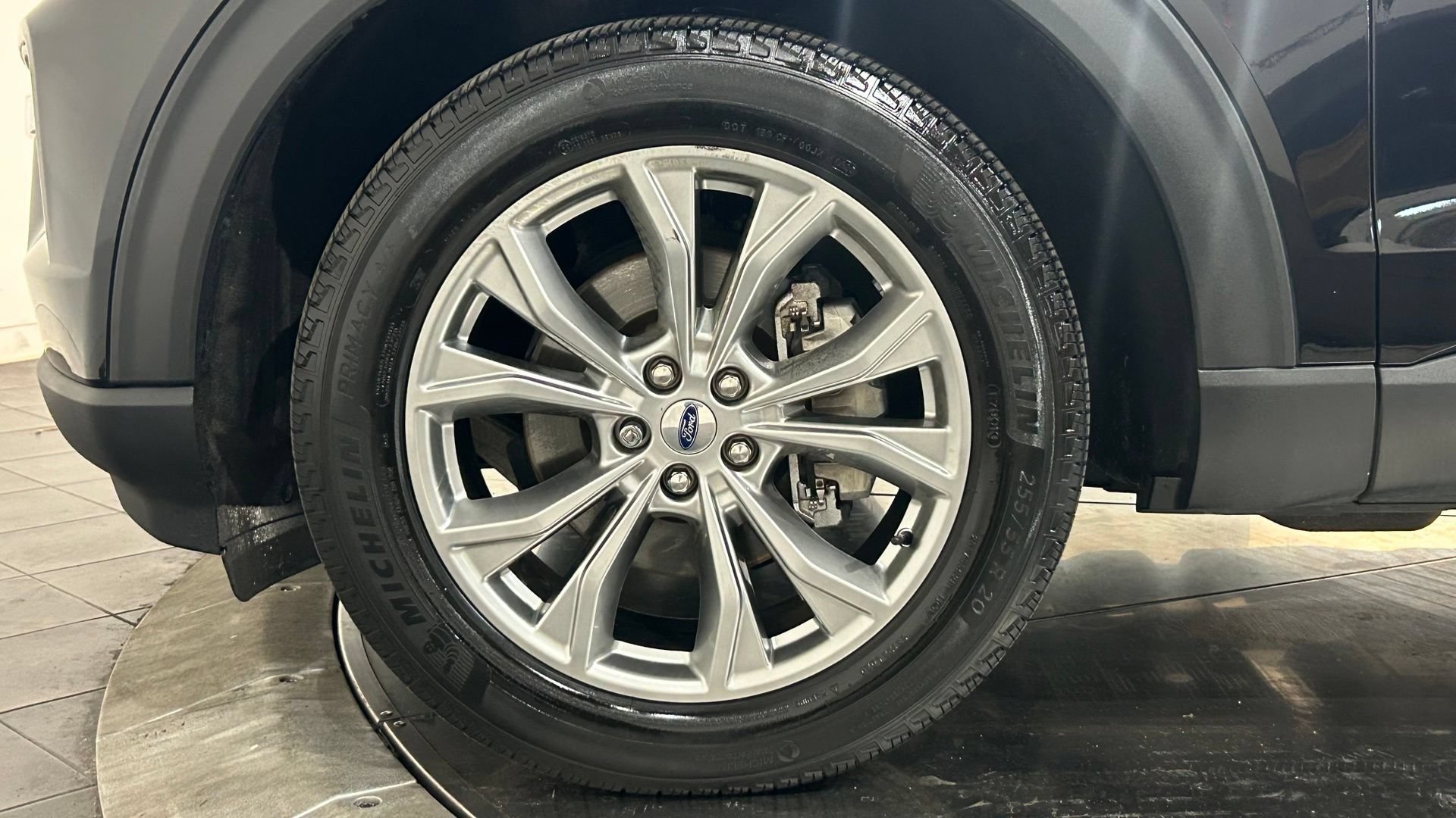 Used 2023 Ford Explorer XLT w/ Equipment Group 202A AWD/4WD image 26