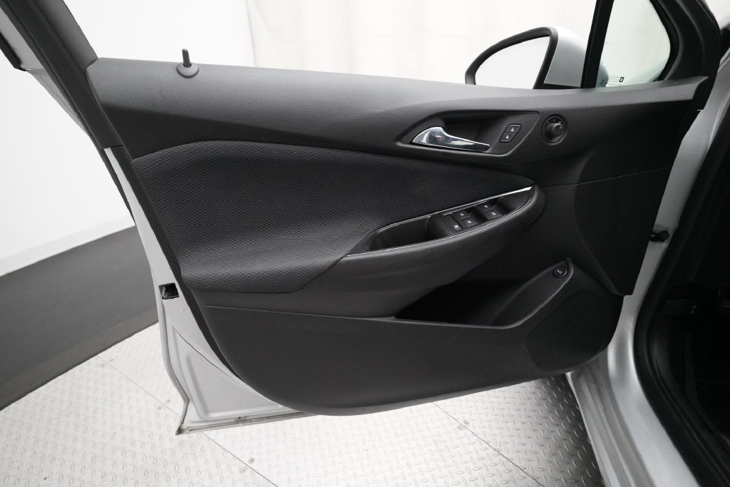 Used 2019 Chevrolet Cruze LS w/ LS Convenience Package FWD image 31