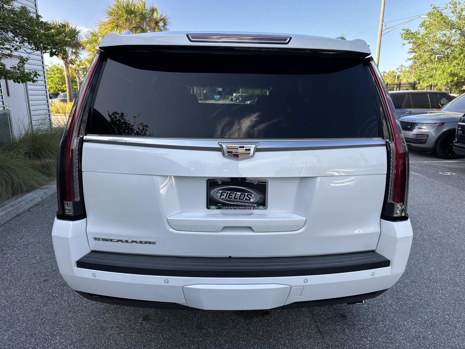 Used 2019 Cadillac Escalade Premium Luxury image 7
