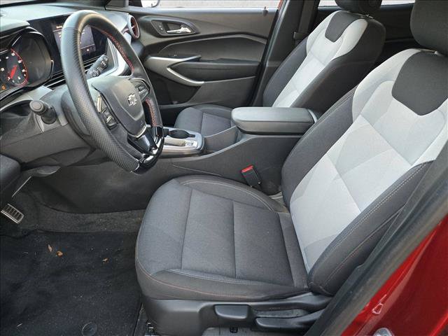 Used 2025 Chevrolet Trax RS w/ Driver Confidence Package FWD image 12
