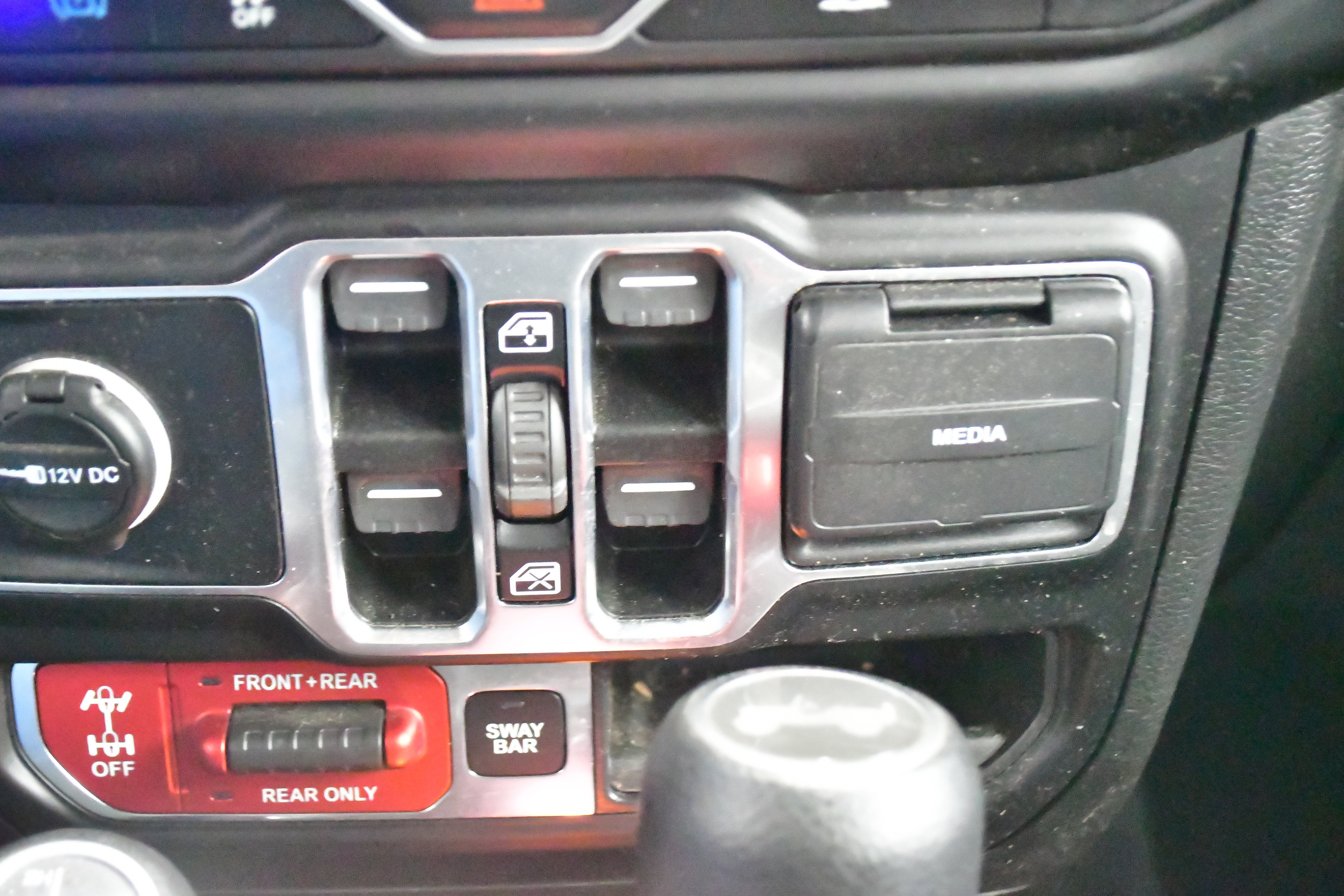 Used 2023 Jeep Wrangler Unlimited Rubicon 4xe w/ Cold Weather Group AWD/4WD image 27