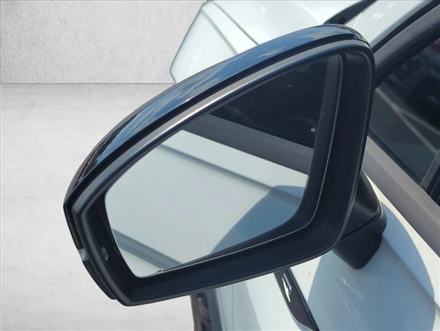 Used 2022 Volkswagen Tiguan SE R-Line FWD image 16